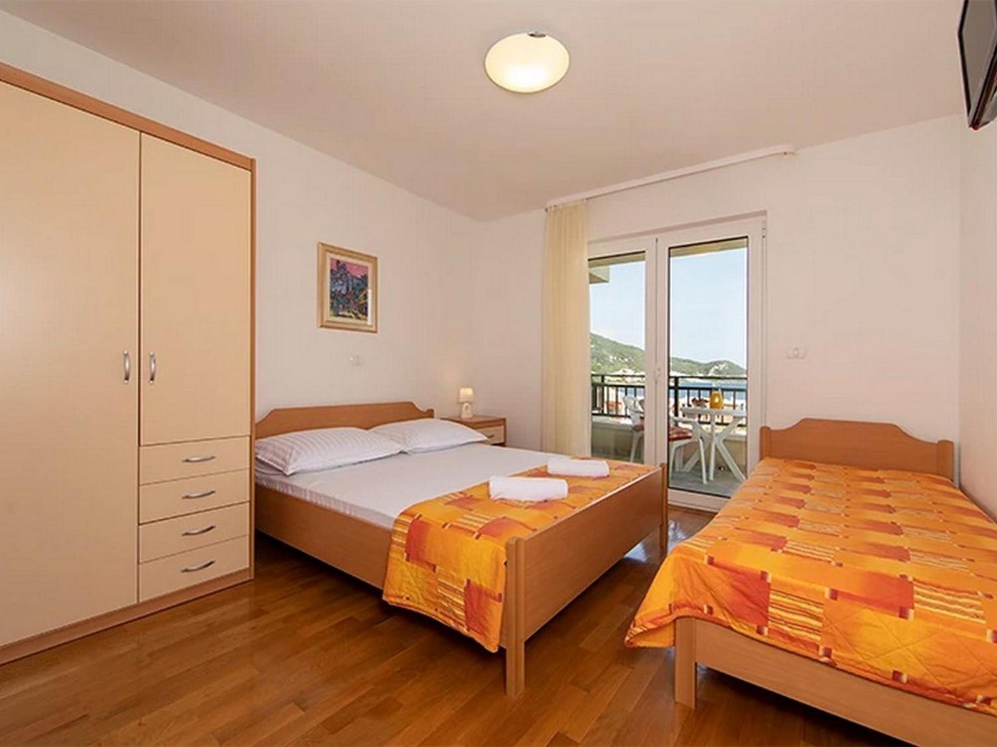 Apartments By The Sea Igrane, Makarska - 17292 Exterior foto