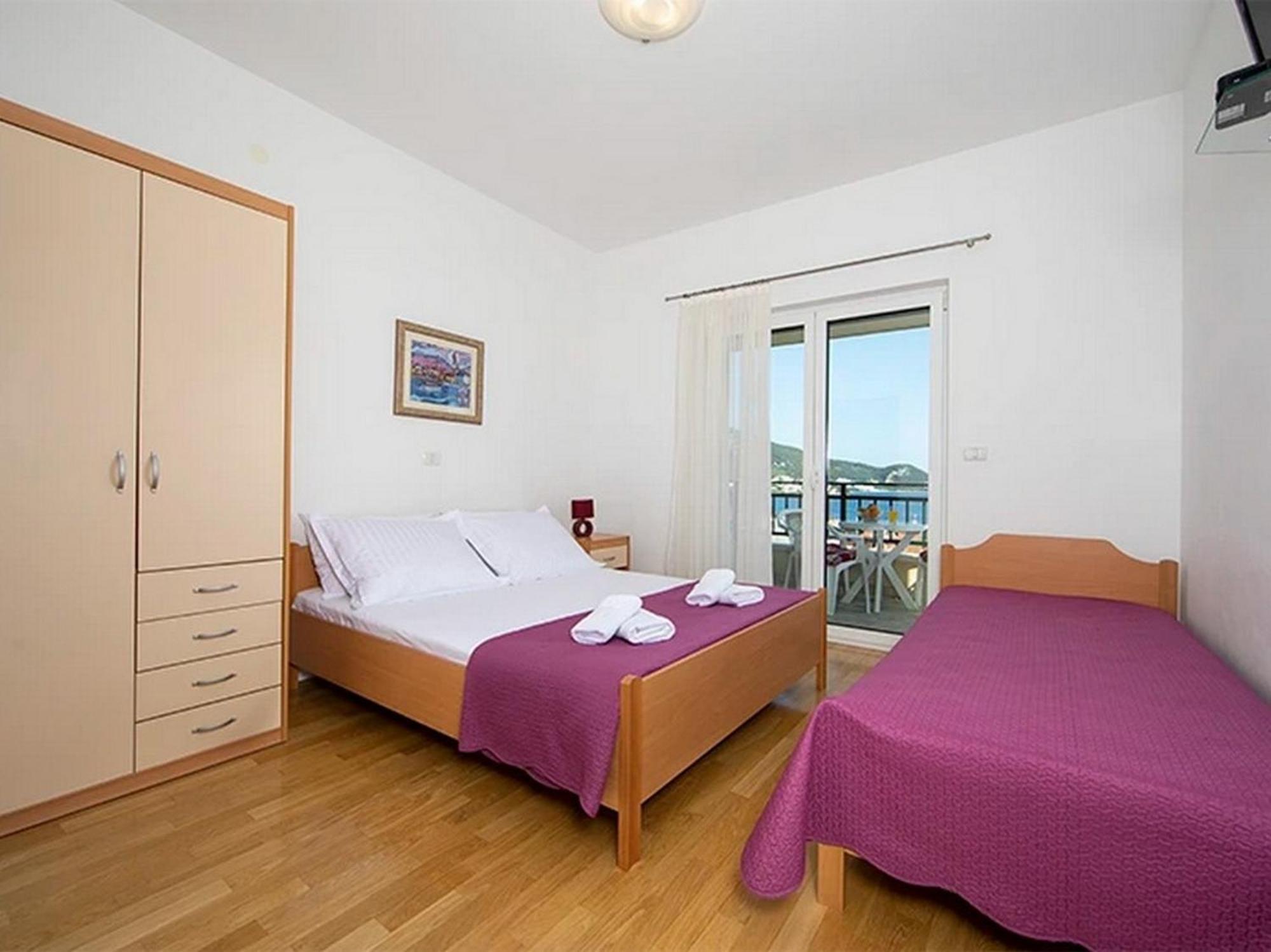 Apartments By The Sea Igrane, Makarska - 17292 Exterior foto